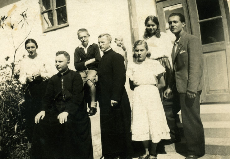 Stanisław (assis), Stanislawa, Franciszka et Kazik - Janowiec - Pologne - août 1935.